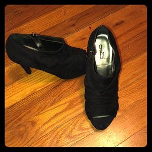 9 & Co black suede high heeled peekaboo toe bootie